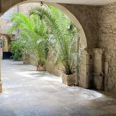 Centre Historique Apartamento Nimes